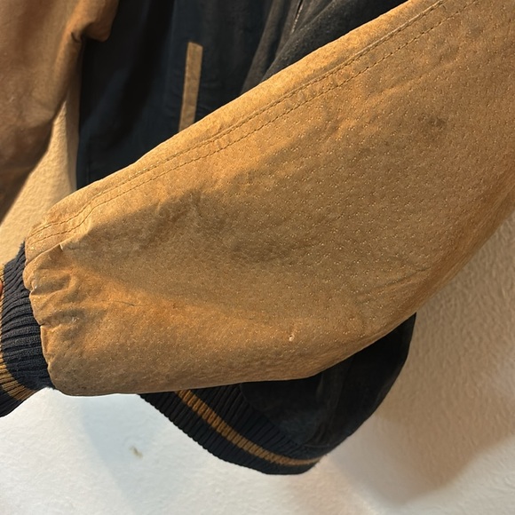 VTG Innovations by Izzy leather bomber jacket size small - Picture 6 of 9